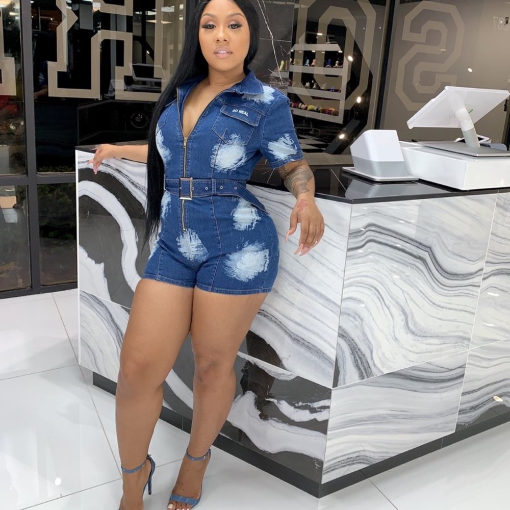 NWT Gsuwoo Jean romper